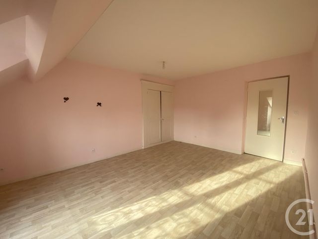 Appartement à louer - 5 pièces - 122.0 m2 - LASSAY LES CHATEAUX - 53 - PAYS-DE-LOIRE - Century 21 Agence Pays D'Andaines