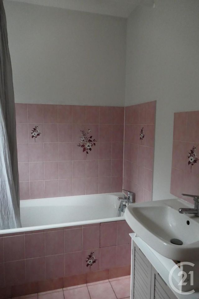 maison à louer - 3 pièces - 70.2 m2 - LASSAY LES CHATEAUX - 53 - PAYS-DE-LOIRE - Century 21 Agence Pays D'Andaines